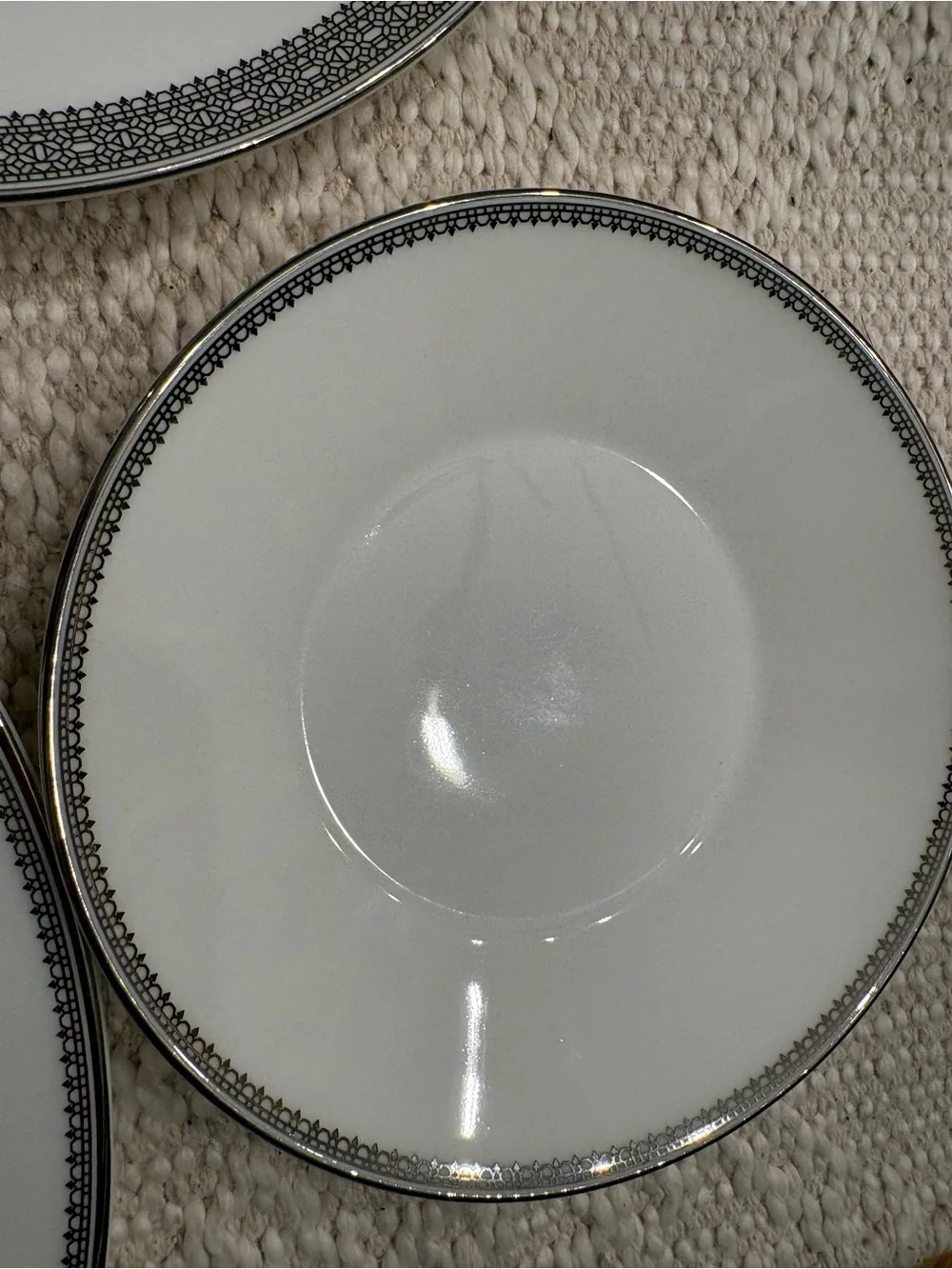 Vera Wang Wedgwood Bone China White Platinum Silver Lace Dinnerware 5 piece set